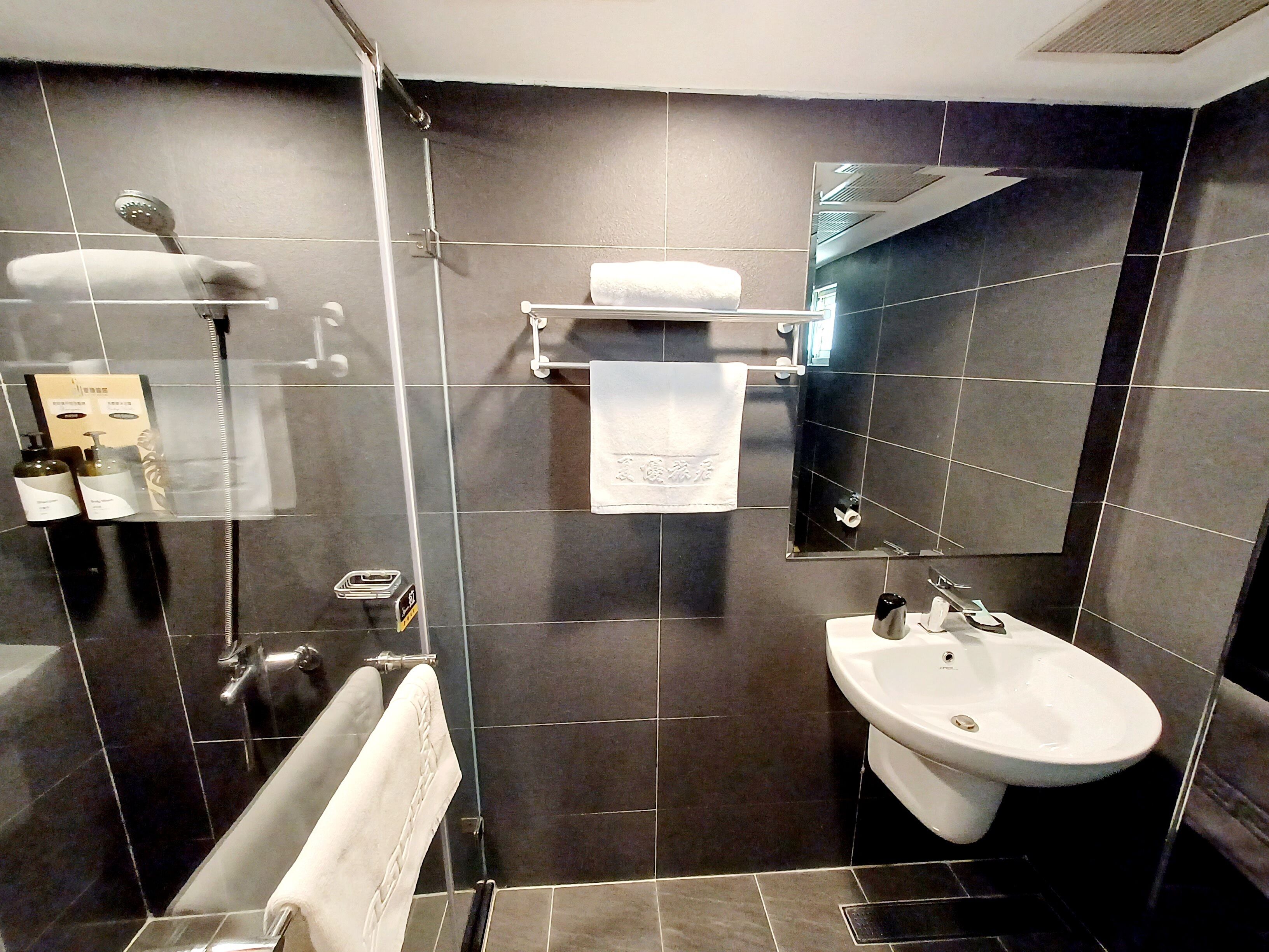 single room, ensuite | bathroom | separate bathtub and shower, hair dryer, slippers, towels