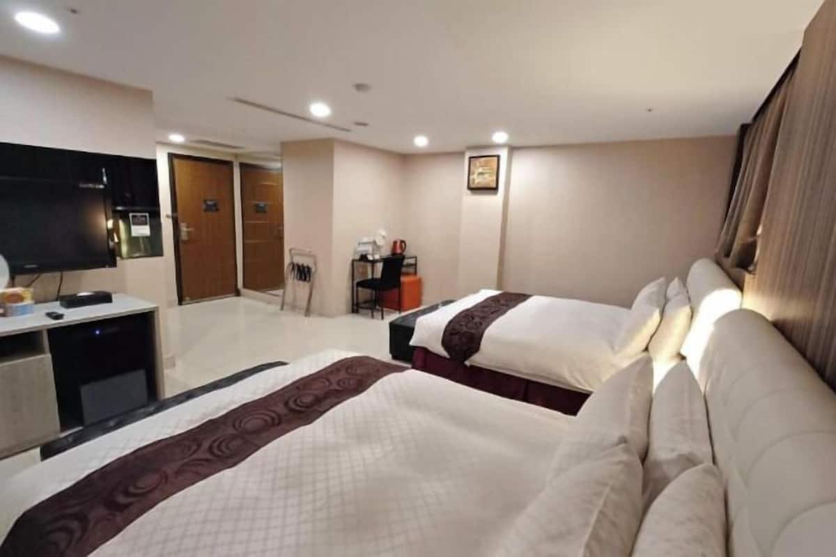 書桌、隔音、免費 Wi-Fi、床單