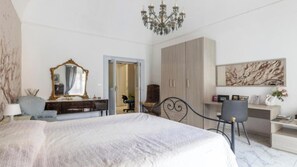2 chambres, bureau, fer et planche à repasser, Wi-Fi gratuit