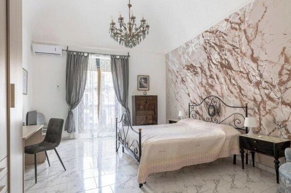 2 Schlafzimmer, Schreibtisch, Bügeleisen/Bügelbrett, kostenloses WLAN