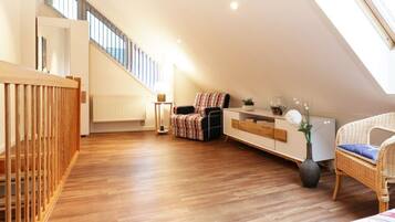 2 makuuhuonetta, vauvan matkasänky, Wi-Fi