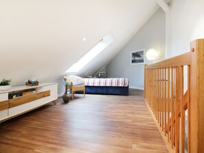 Unclassified image, 5 of 16, button