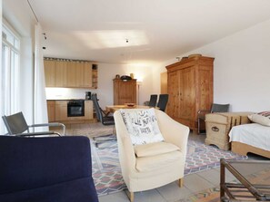 Unclassified image, 5 of 13, button