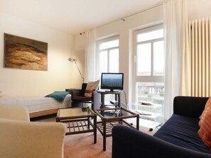 Unclassified image, 4 of 13, button