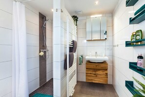 Unclassified image, 2 of 14, button