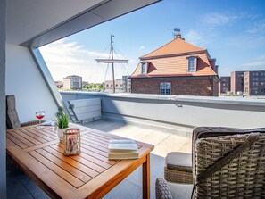 Unclassified image, 5 of 26, button - Hafenspitze App. 08, Deutschland (Wismar)