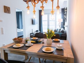 Unclassified image, 3 of 26, button - Hafenspitze App. 08, Deutschland (Wismar)