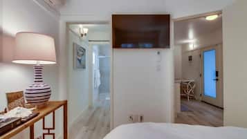 1 slaapkamer, een strijkplank/strijkijzer, gratis wifi, beddengoed