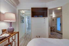 1 chambre, fer et planche à repasser, Wi-Fi gratuit, draps fournis