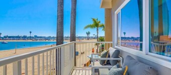 WaterFront * Exclusive View Patio * Top Level * A/C