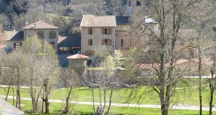 Gßte de charme 10 pers. à Saint-Vert - Nature préservée, 4 chambres, jardin clos