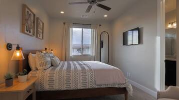 5 habitaciones, tabla de planchar con plancha, wifi y ropa de cama