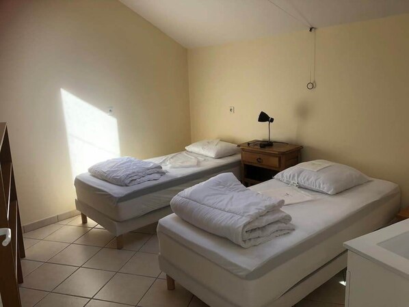 3 bedrooms, iron/ironing board, travel crib, WiFi