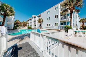 Pool - Oceanfront Condo with Shared Pool, Central AC, Private W/D, and Beach Access (North Myrtle Beach)