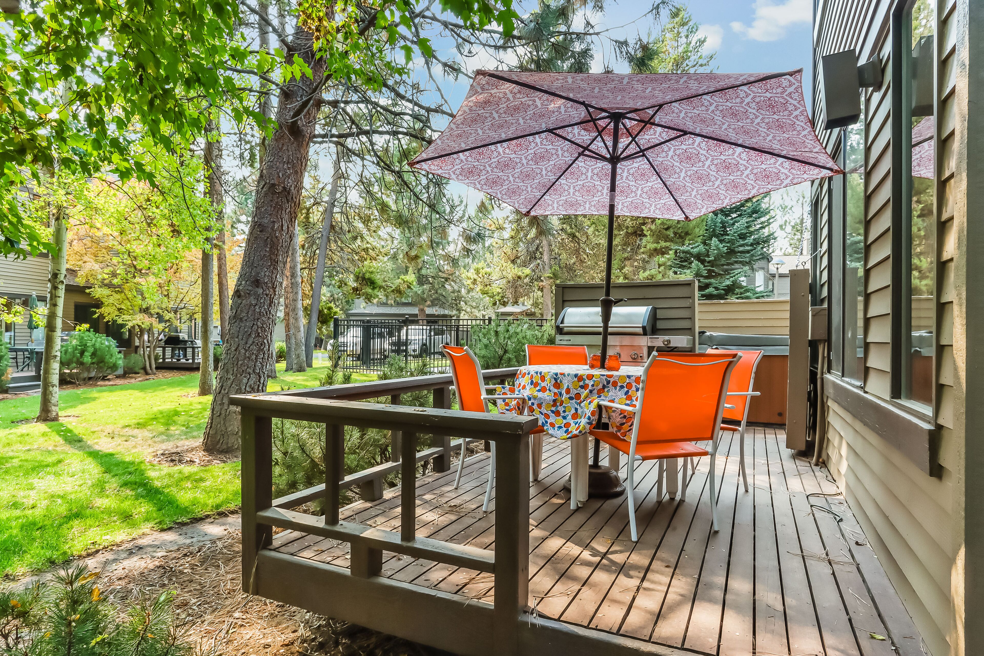 Dog-friendly gem with private hot tub & furnished deck