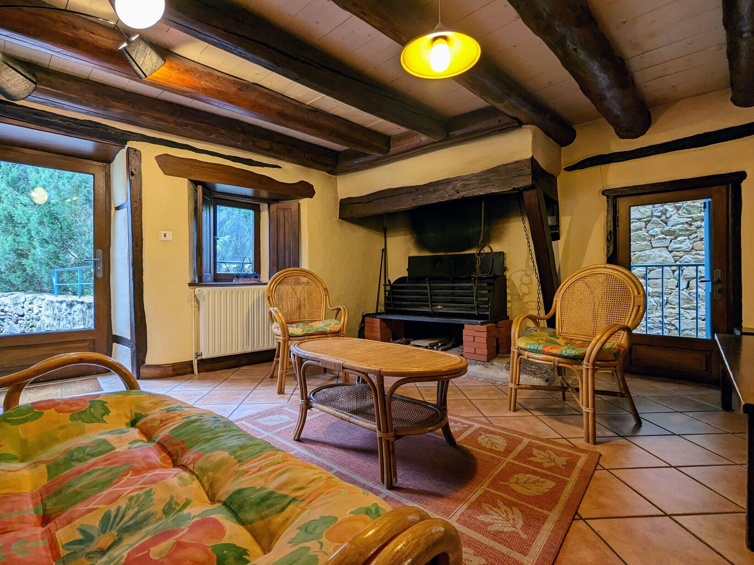 Gite Villeneuve-d'Allier, 5 bedrooms, 10 persons