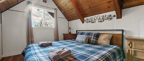 3 bedrooms, iron/ironing board, travel cot, WiFi