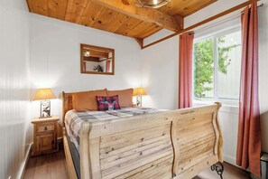 3 bedrooms, iron/ironing board, travel crib, WiFi
