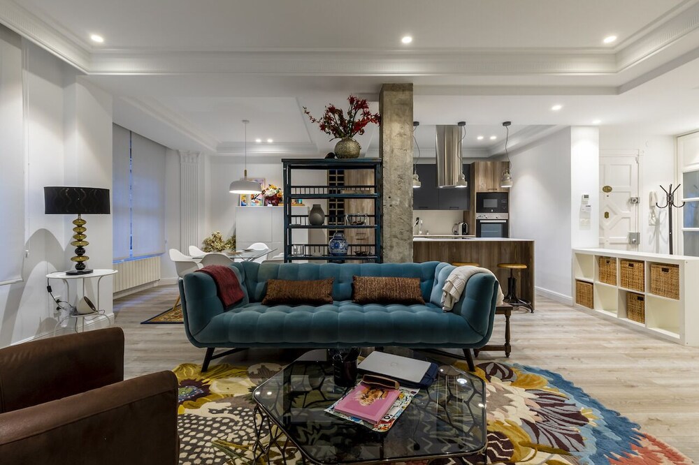 Central and Luxury Apartment in Abando area close to Guggenheim with parking