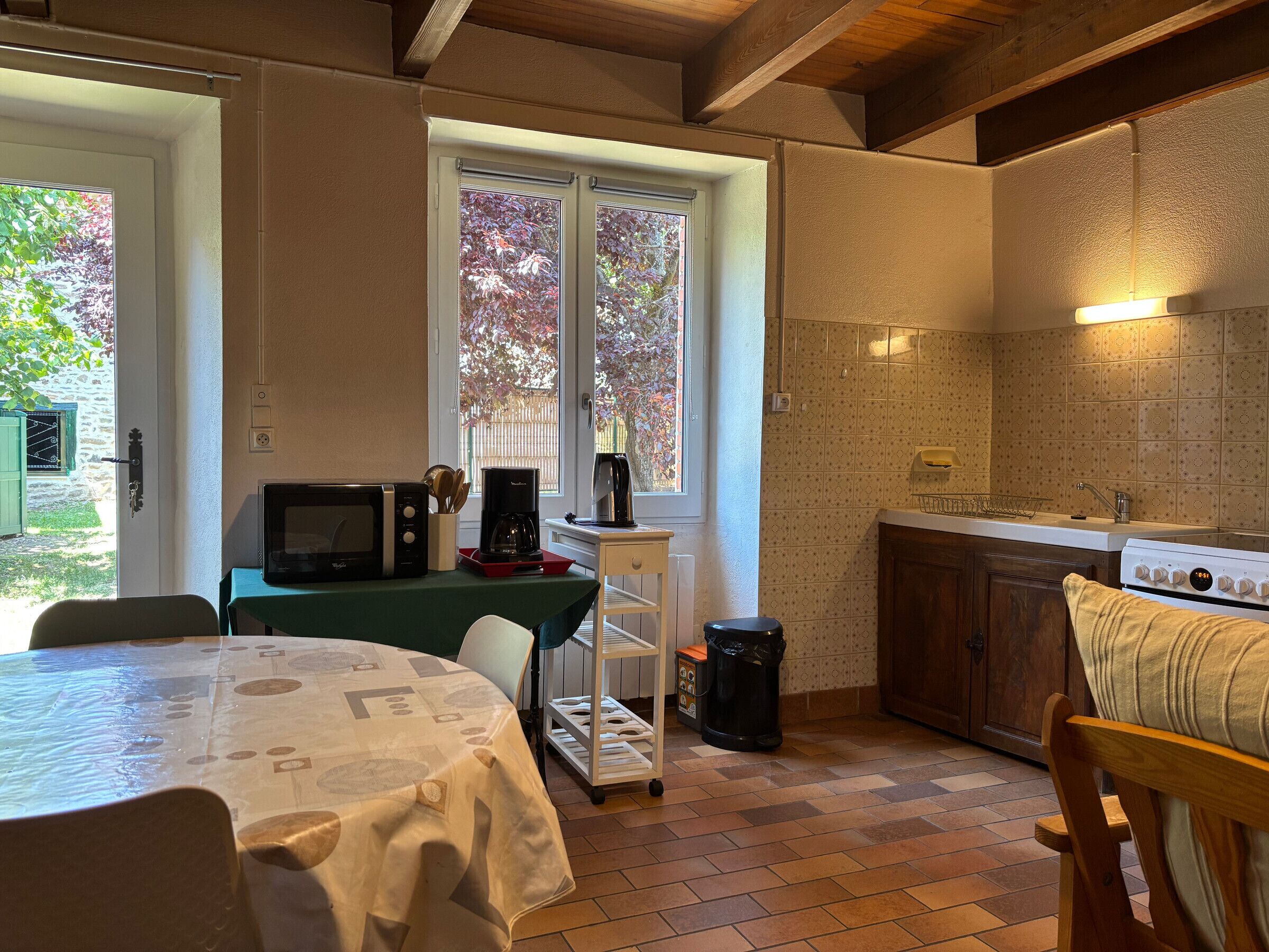 Réfrigérateur, four à micro-ondes