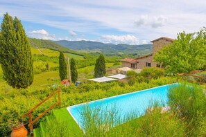 Indoor pool, a heated pool - AMORE RENTALS - Villa Bellaflore with 3 Private Pools, Garden, Terraces and Parking (Panzano)