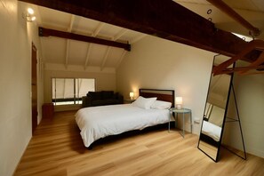 2 間睡房、熨斗/熨衫板