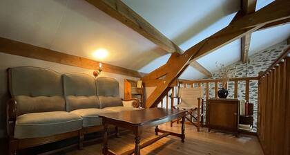 Grange restaurée avec terrasse et wifi à La Bastide