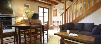 Charming Stone House with Terrace, Enclosed Garden, Near Medieval City