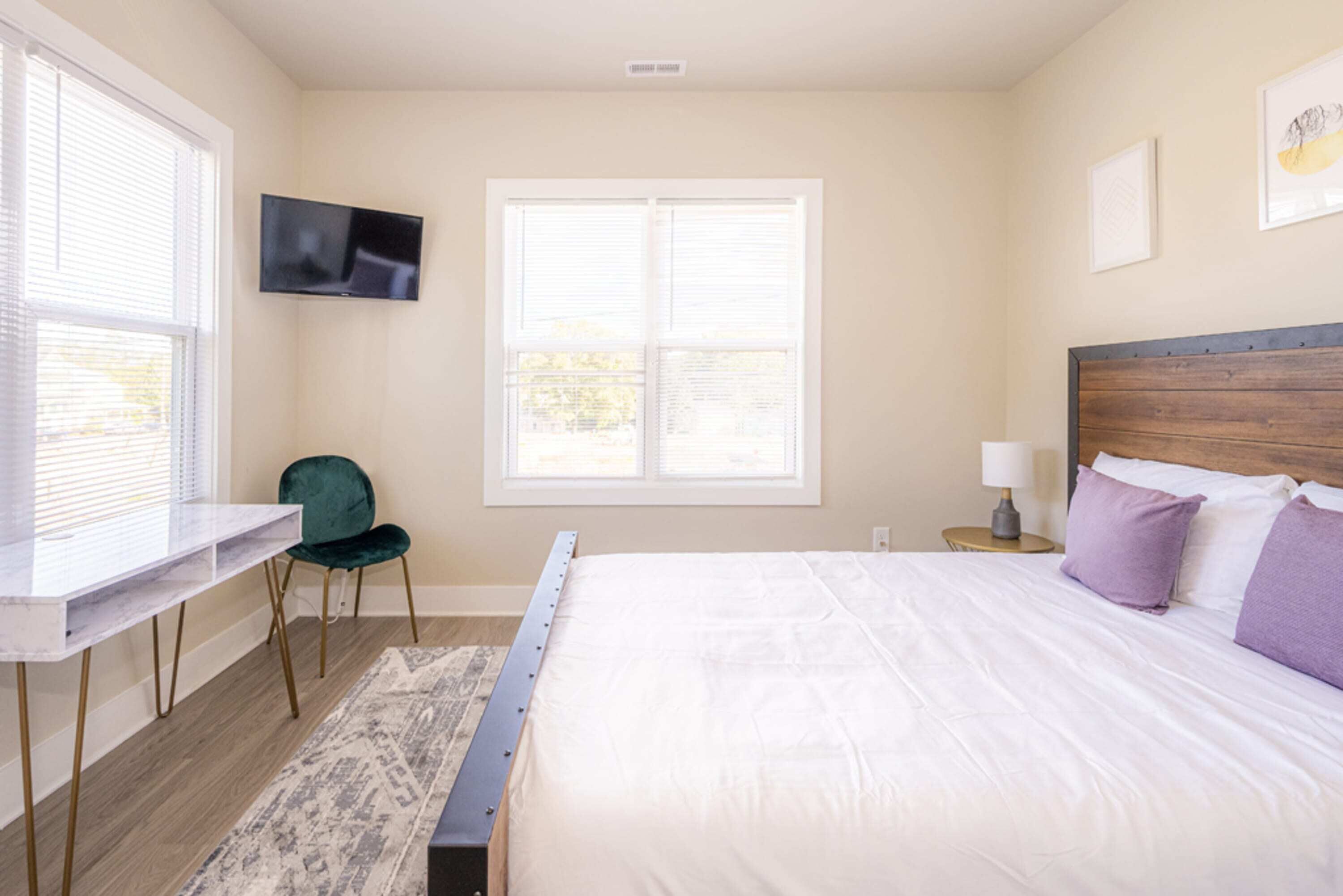 Peaceful and Bright 2BR Duplex