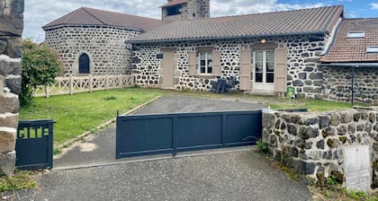 Charming 3-Bed Cottage in Quaint Alleyrac Village with Enclosed Yard and Modern Amenities