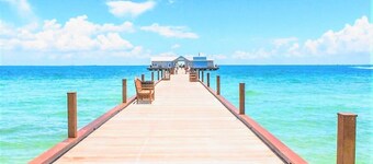 Villa by the Sea #3; Heated Pool, Walk to Beach & Shops- Perfect Location!