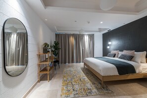 4 bedrooms, in-room safe, iron/ironing board, free WiFi