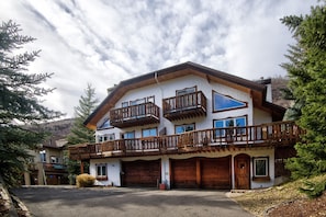 Duplex, 4 Bedrooms | Exterior