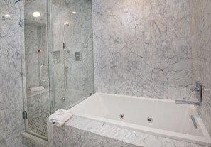 Duplex, 4 Bedrooms | Bathroom | Towels, shampoo - 2109 B Chamonix 4 Bedroom Home by RedAwning (Vail)