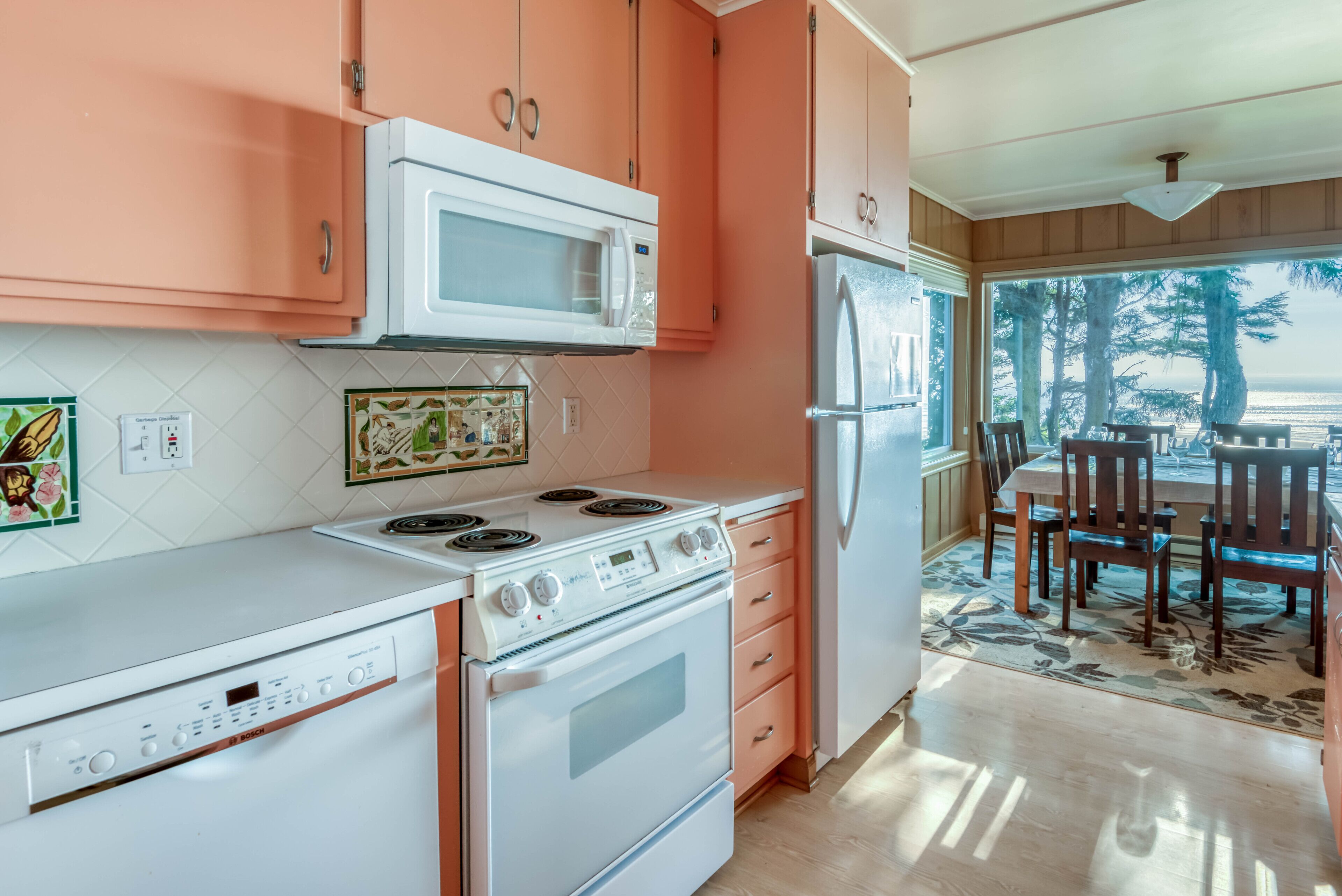 Oceanfront home in Newport with a hot tub, sweeping views, and easy beach access