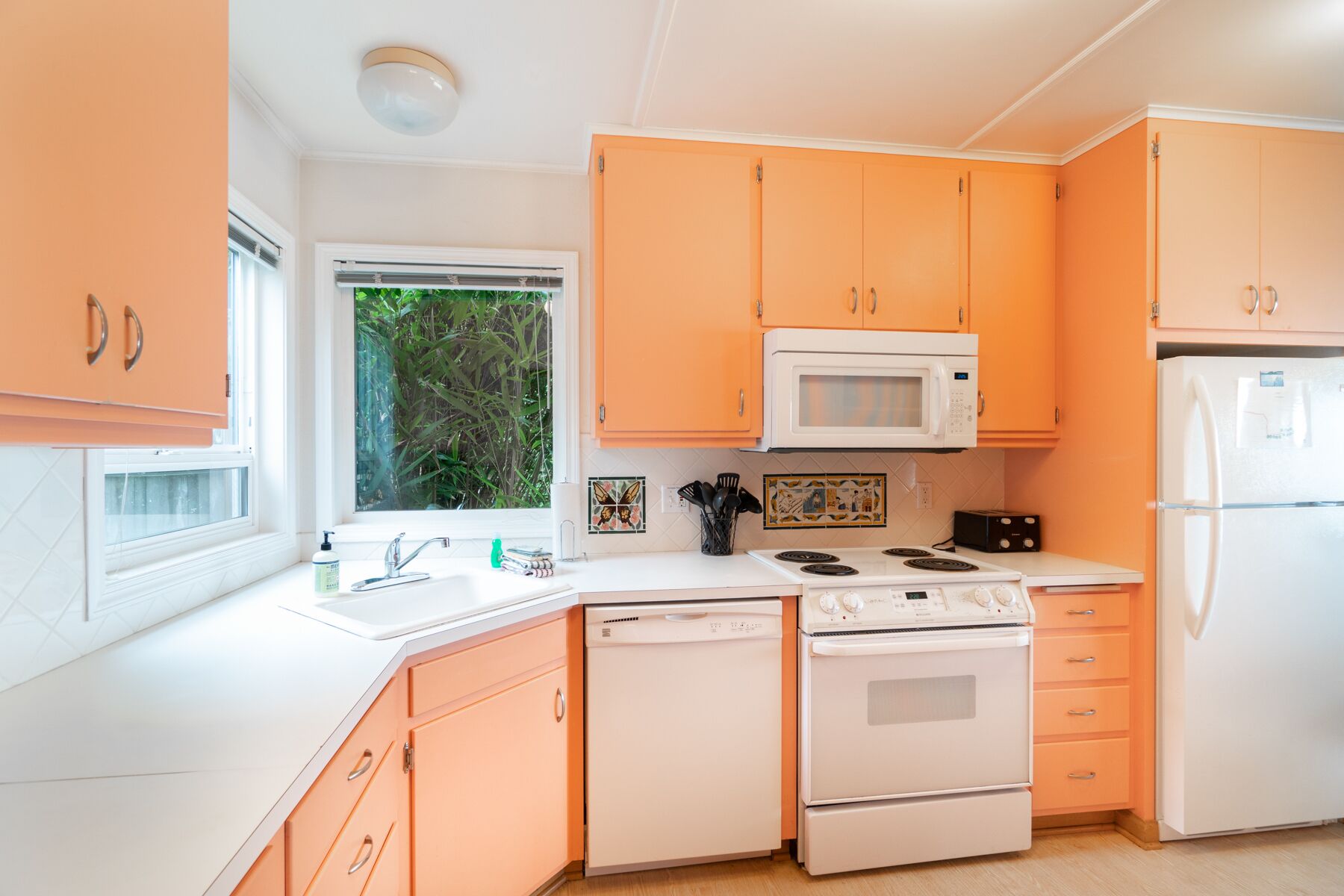 Oceanfront home in Newport with a hot tub, sweeping views, and easy beach access