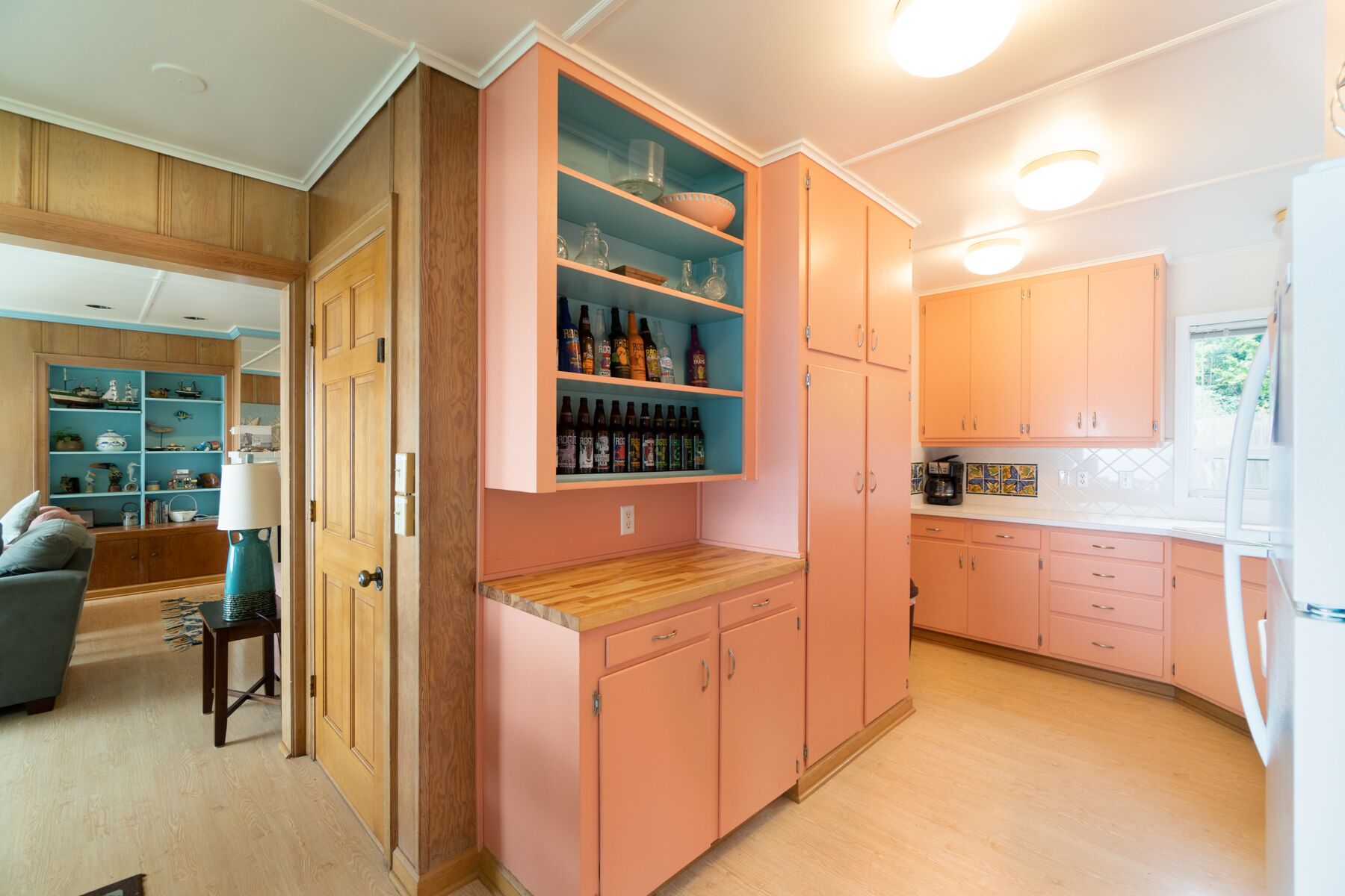 Oceanfront home in Newport with a hot tub, sweeping views, and easy beach access