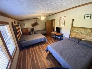3 bedrooms, free WiFi, bed sheets