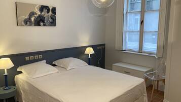 2 Schlafzimmer, Bügeleisen/Bügelbrett, kostenloses WLAN