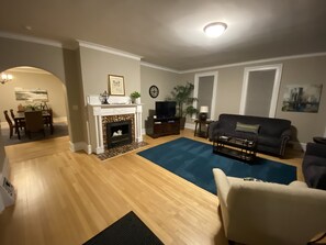TV, fireplace - Close to Downtown & UWEC (Eau Claire)