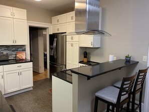 Fridge, microwave, oven, stovetop - Close to Downtown & UWEC (Eau Claire)