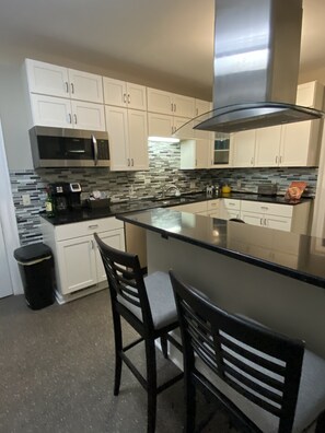 Fridge, microwave, oven, stovetop - Close to Downtown & UWEC (Eau Claire)