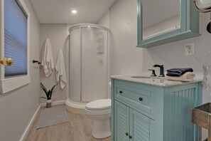 Shower, hair dryer, towels, toilet paper -  Cozy Waterfront cottage with Private dock- dog friendly!   (Lyman)