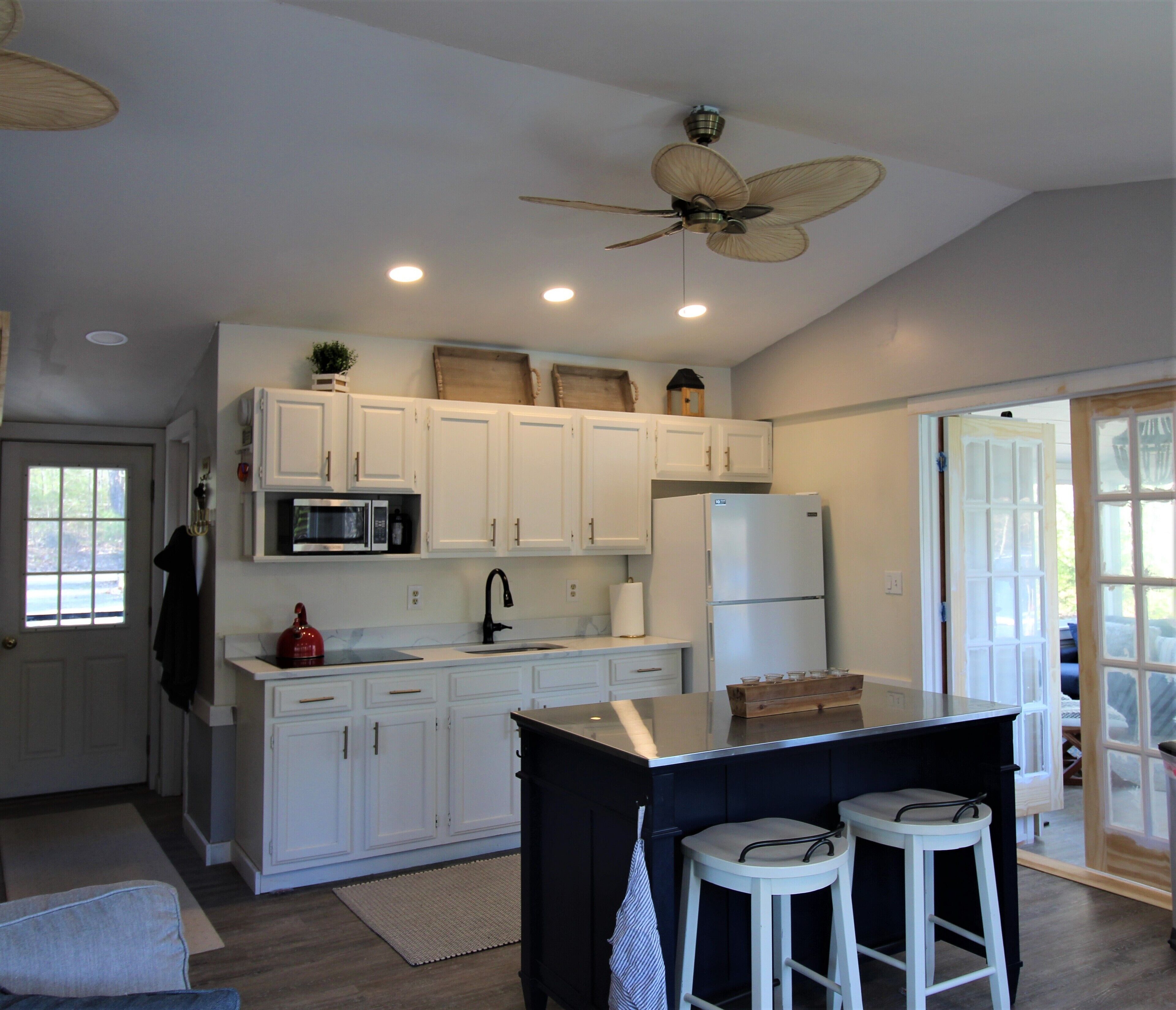 ALL year entire cottage on Waterfront with dock. Winter rental options 