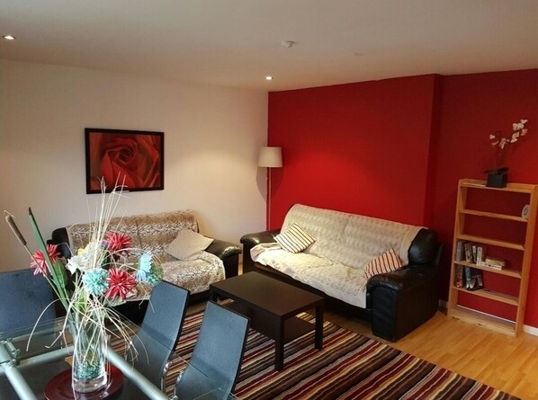 Smart-tv, dvd-afspiller, bøger