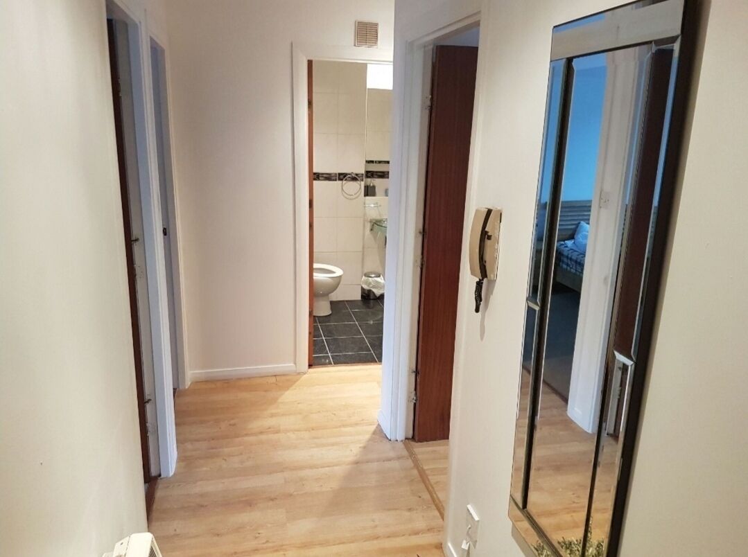 Combined shower/bathtub, hair dryer, towels, soap