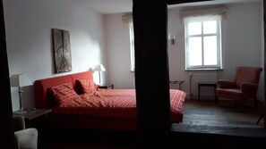 2 habitaciones, cuna de viaje, wifi gratis y ropa de cama 