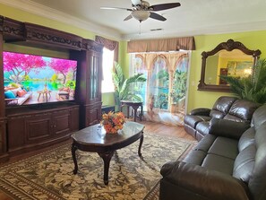 Smart TV - Mountain Jade Garden Condo Resort 2 bed 2 bath near Newport  News City Center (Newport News)