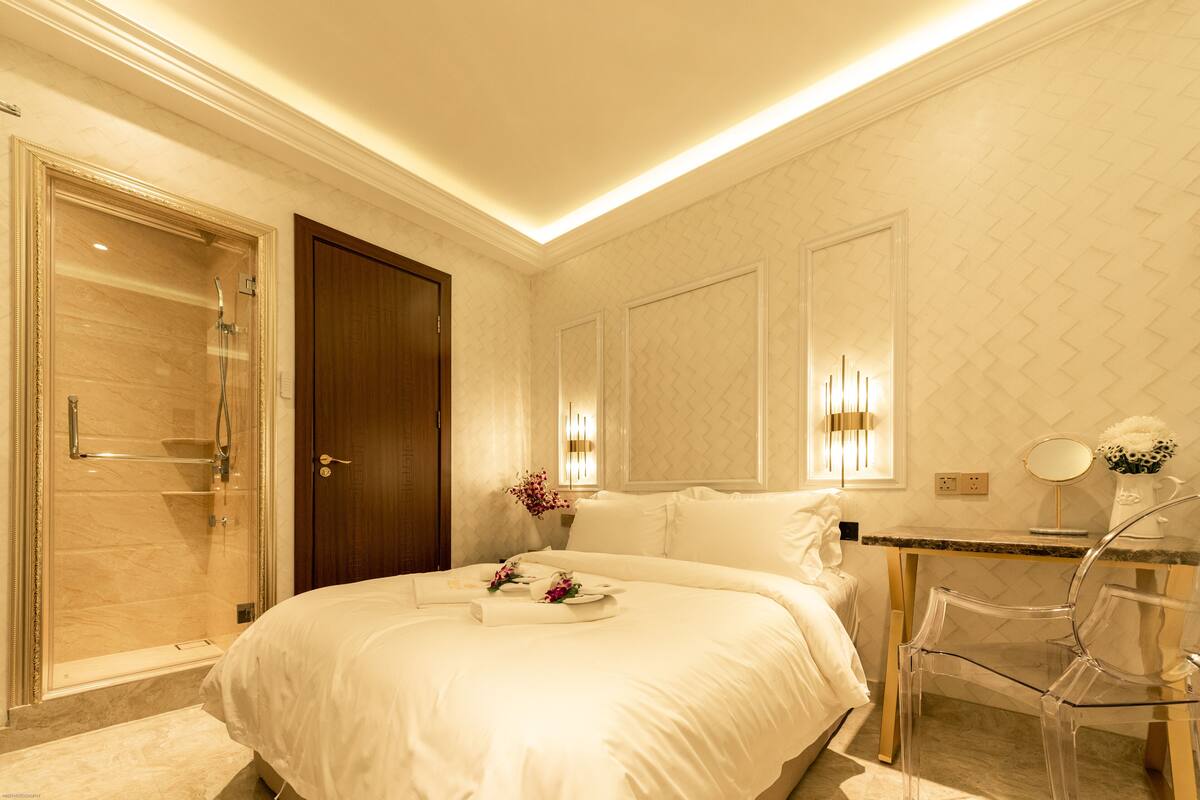 เครื่องนอนระดับพรีเมียม, เตียง Select Comfort, ตู้นิรภัยในห้องพัก