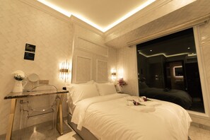 Habitación doble Deluxe (AJ Residence 2) | Ropa de cama de alta calidad y camas Select Comfort